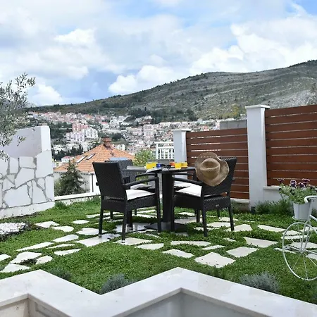 Goldea Apartment